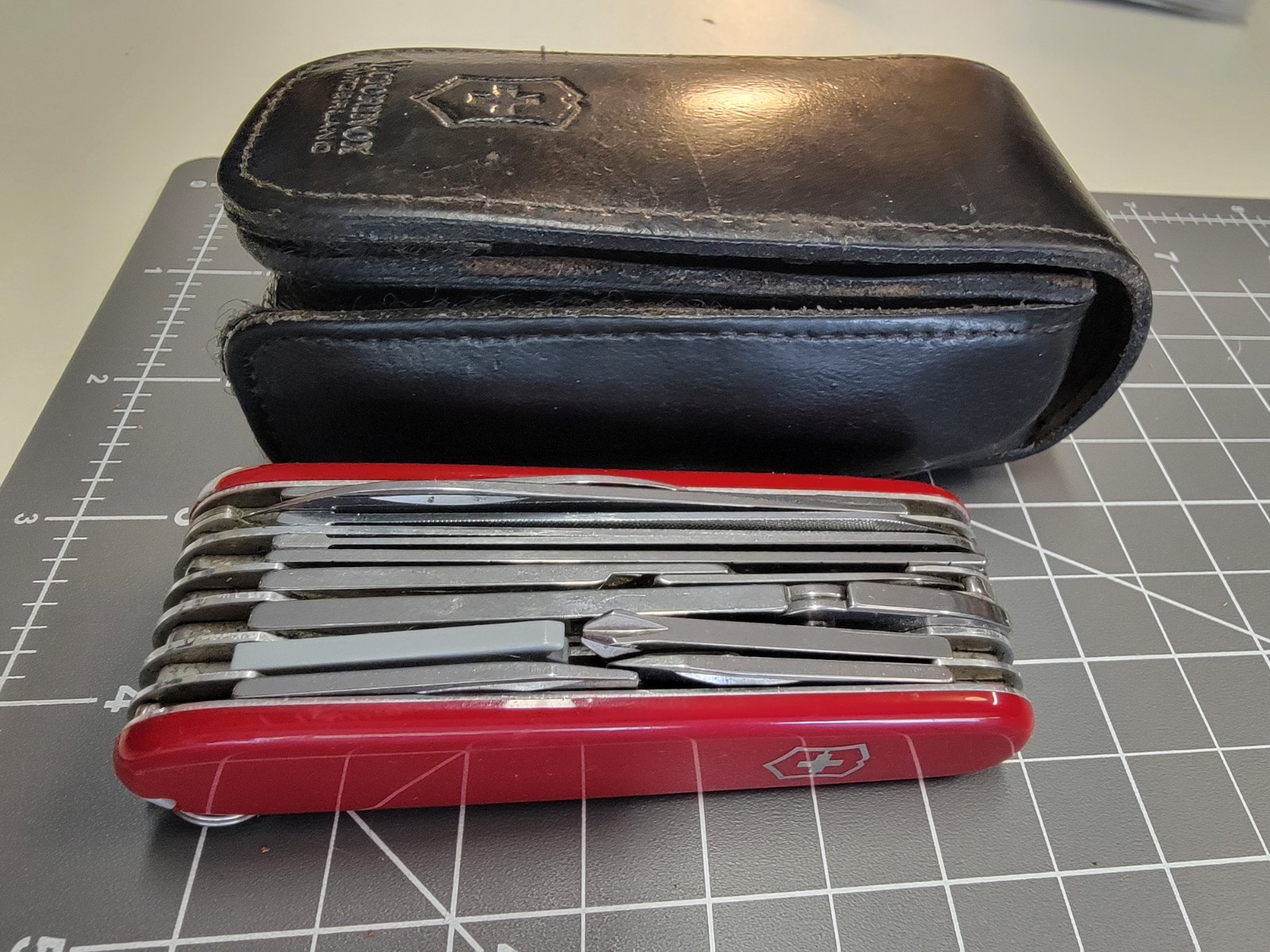 Victorinox SwissChamp SOS Survival Kit with Leather Case and tools Swiss Army