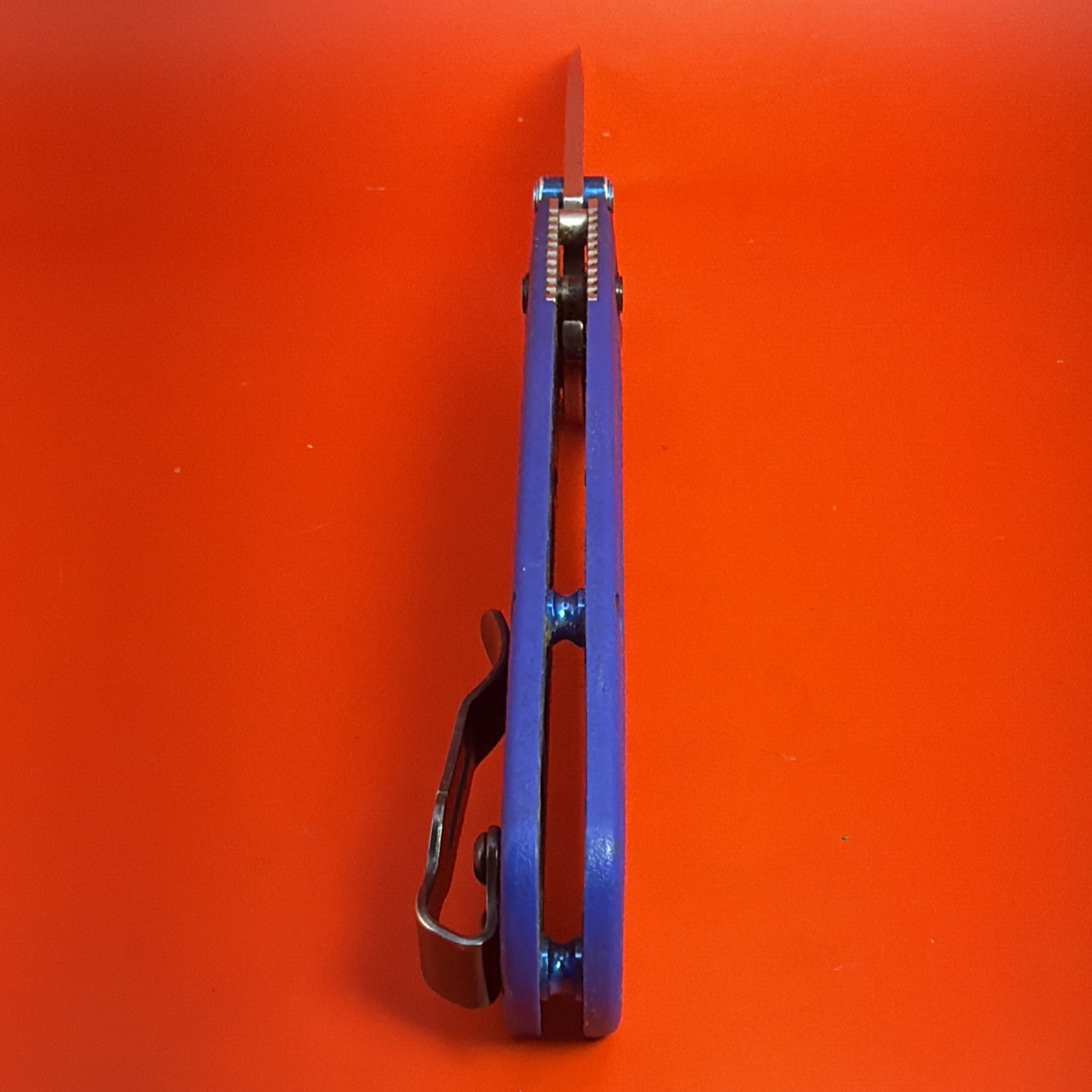 Benchmade Bugout 535 CPM-S30V Steel 3.24 Blade Blue Handle