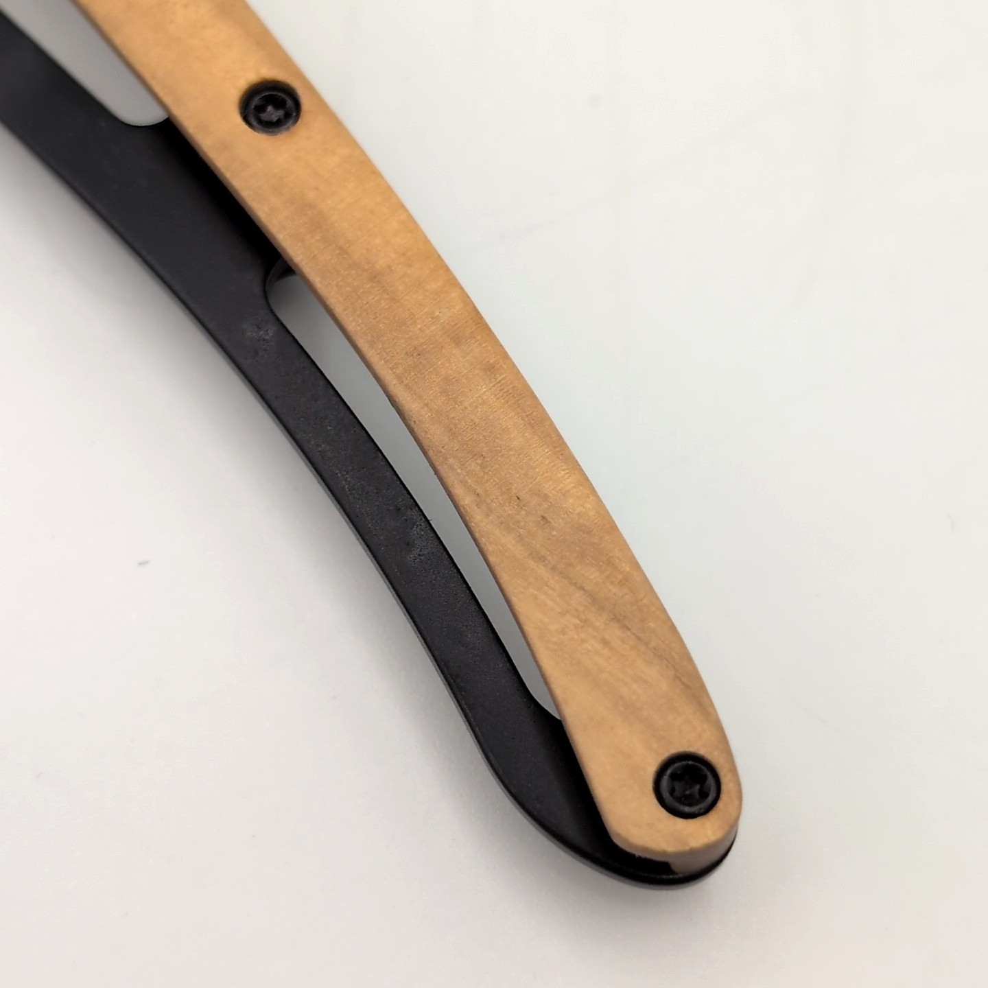 Deejo 37g Black Titanium | Terra Incognita | Juniper Wood Handle | 3.75″ Blade