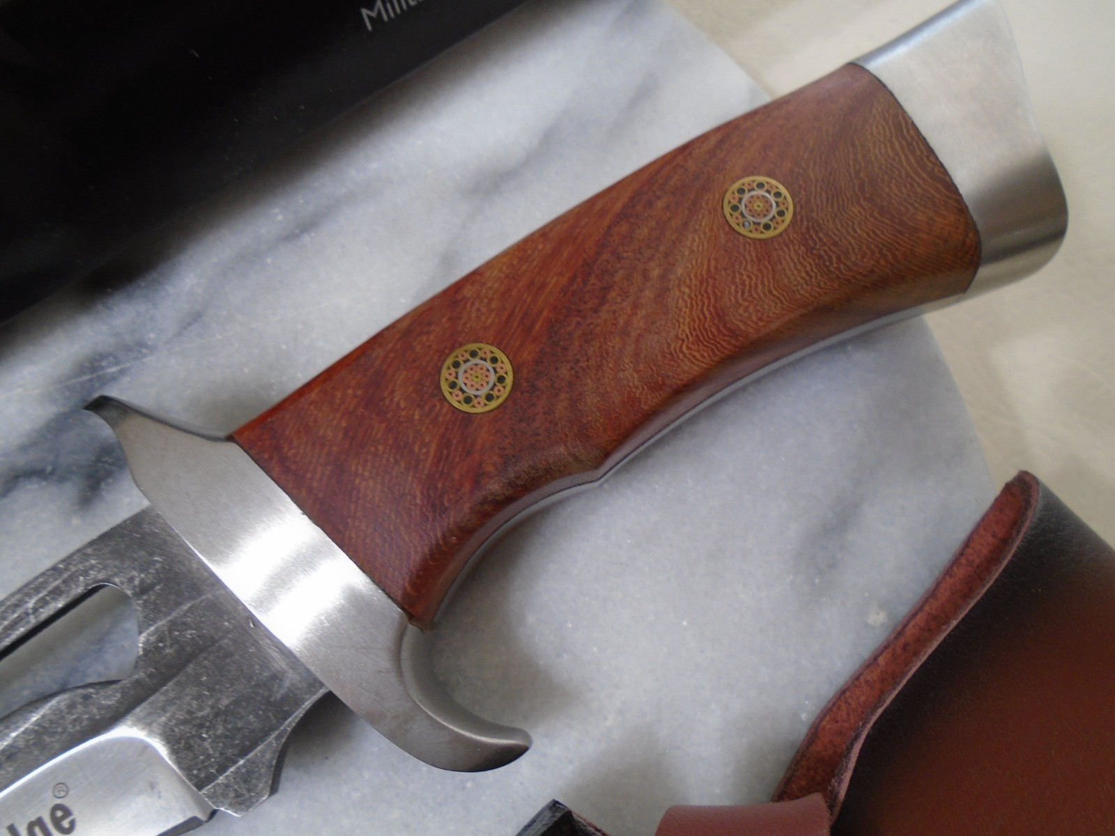 Elitedge Fancy Recurve Bowie Hunter Knife Full Tang 440C Fixed Blade Walnut Wood
