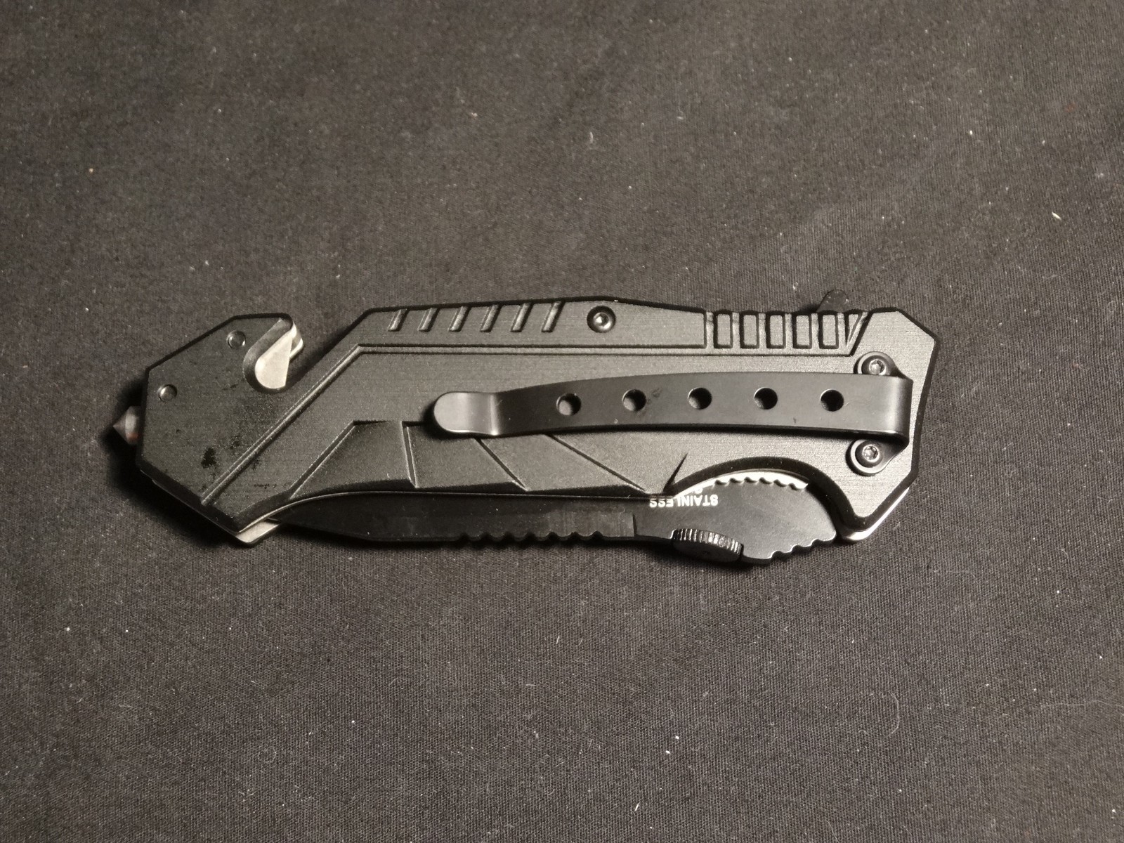 United States Marines YC-501M Tactical Folding Knife With Dog Tag