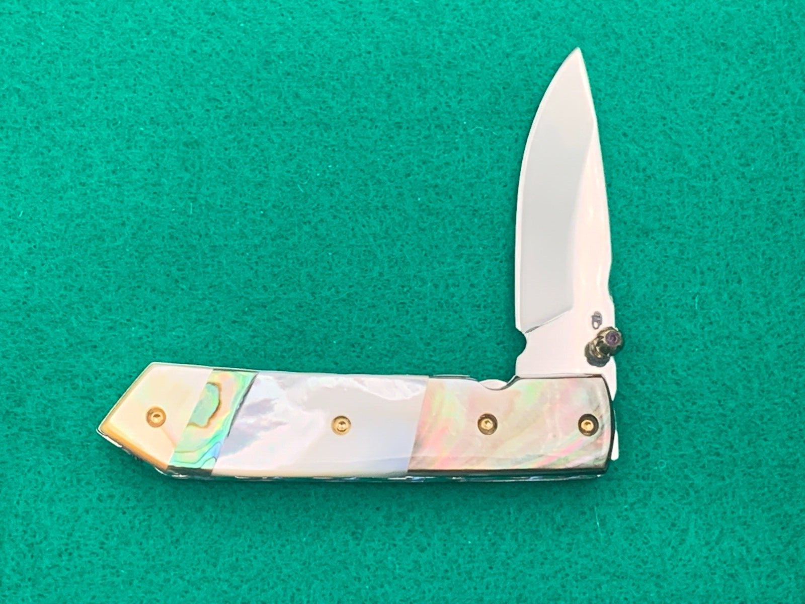 CUSTOM TAWEESAK KNIFE MOTHER OF PEARL / NONE BETTER MUSEUM QUALITY) w/CASE