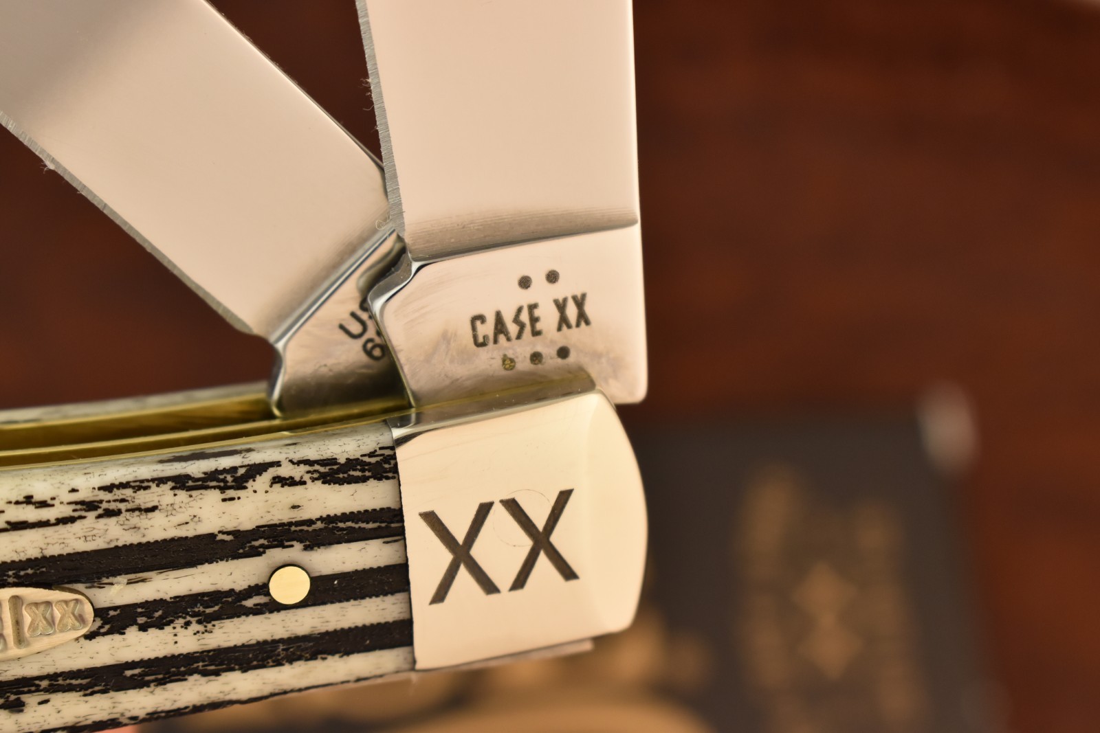 CASE XX USA 2025 NATURAL BONE UNITED STATES FLAG FULL SIZE TRAPPER KNIFE 6254 SS