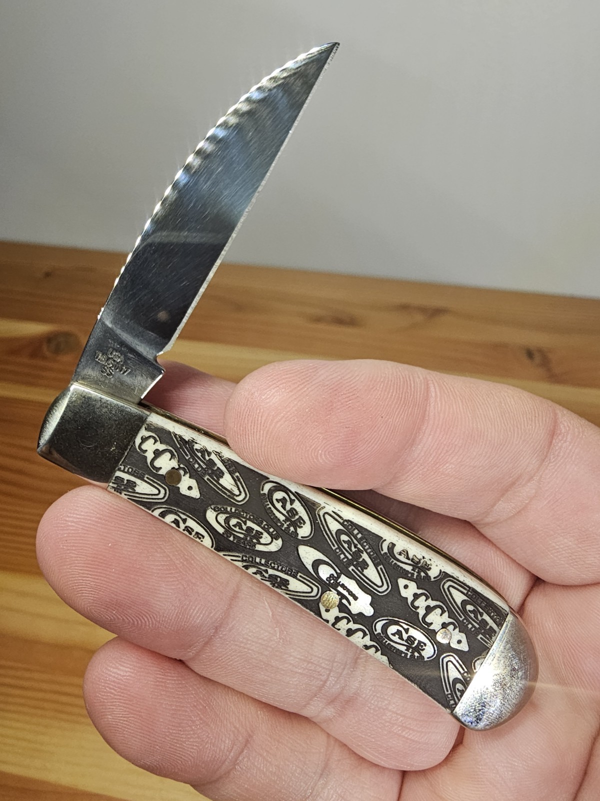 2011 Case XX 61117 Swayback Gent Knife CCC Exclusive Smooth Bone Numbered