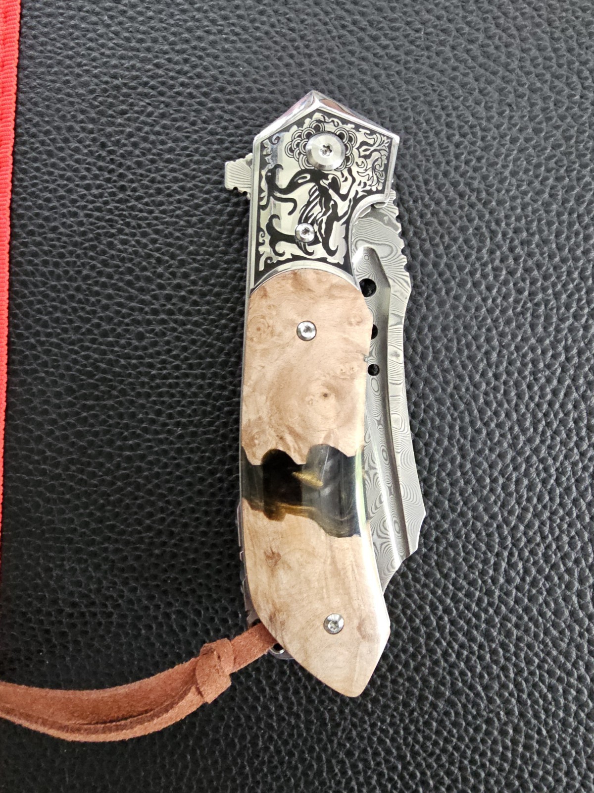 Damascus Steel Pattern Folding Knife 3.5″ Blade Wood Resin Handle Leather Sheath