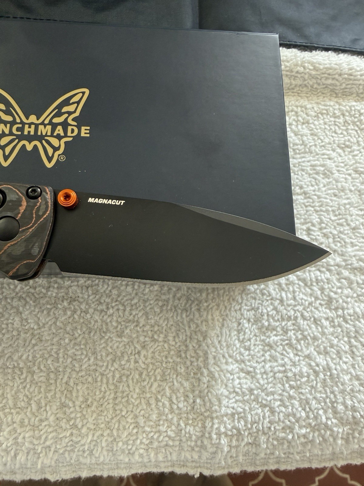 Benchmade Bugout 535BK-GOVX1 GOVX Manual Axis Lock Magnacut G10 Drop Point