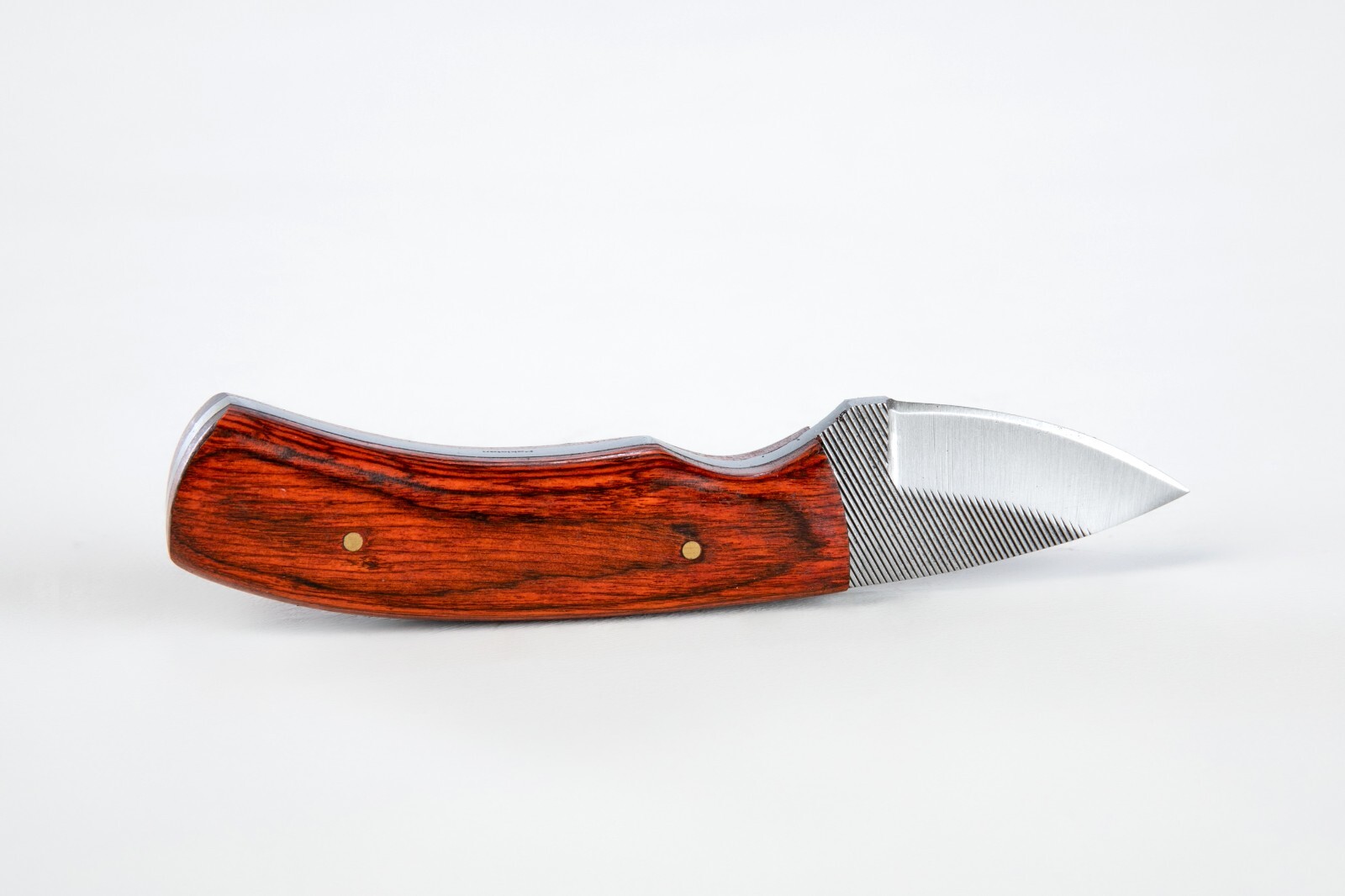 Sawmill Compact 5.5″ Skinner, Hardwood Handle, Leather Sheath – Rugged, Sharp!