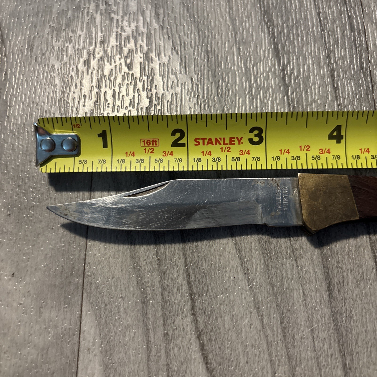 Vintage 3.5″ Lockblade Knife w/Brass & wood Handle, good Condition unbranded