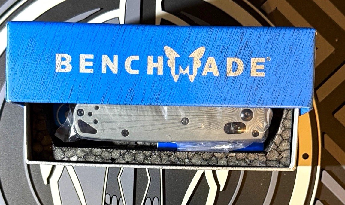 Benchmade Bugout 535 Gray Aluminum Pocketknife Damascus Drop Point Plain Axis