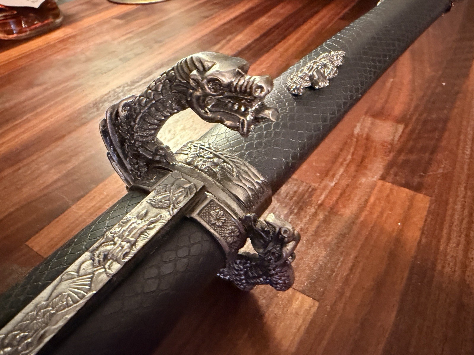 Japanese Style Samurai Katana 40” Stainless Steel Blade, Black Scabbard, Dragon