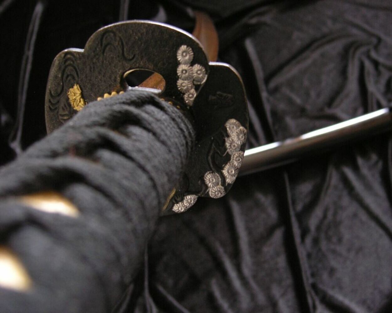 WONDERFUL KATANA WITH AN UNUSUAL BLADE – DAMAST + TR-026 STAND