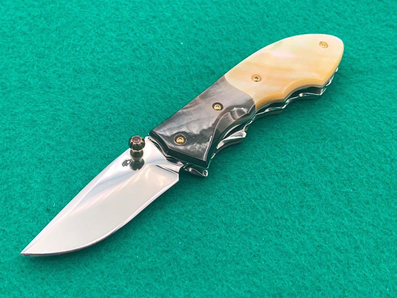 CUSTOM TAWEESAK KNIFE MOTHER OF PEARL / NONE BETTER MUSEUM QUALITY) w/ CASE