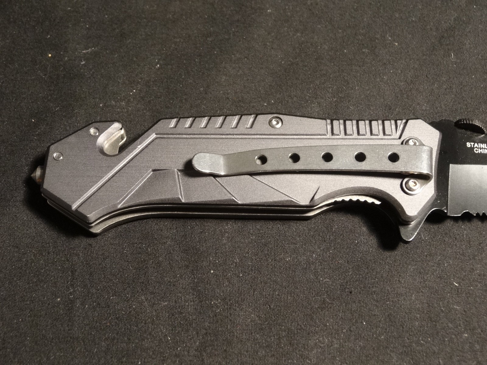 United States Air Force YC-501AF Tactical Folding Knife With Dog Tag