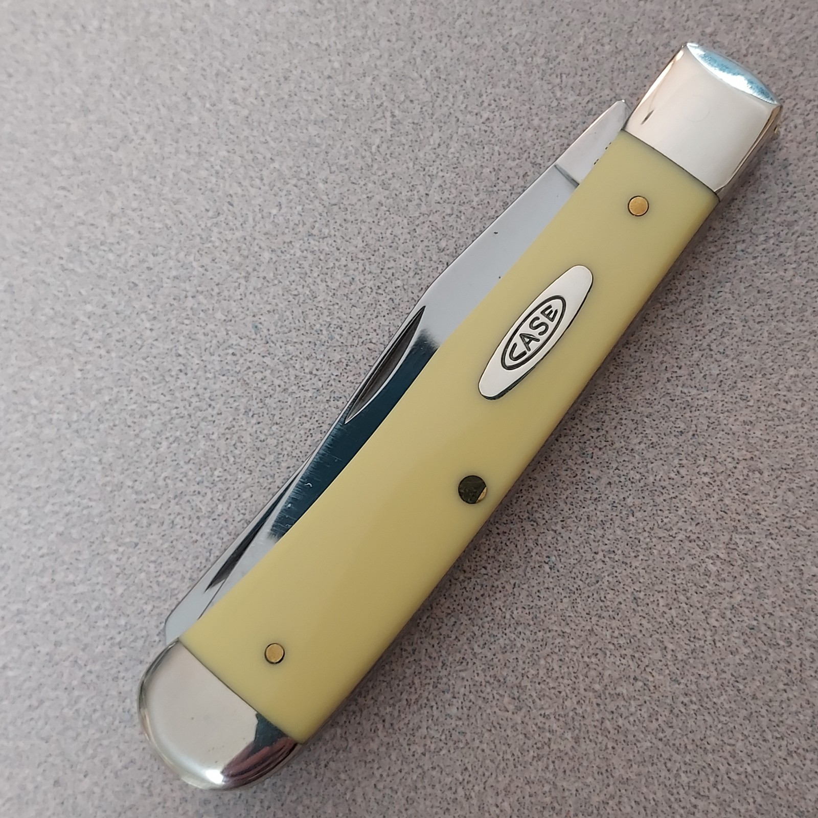 CASE XX 2013 Yellow Trapper 3254 CV Pocket Knife Oval Shield, good