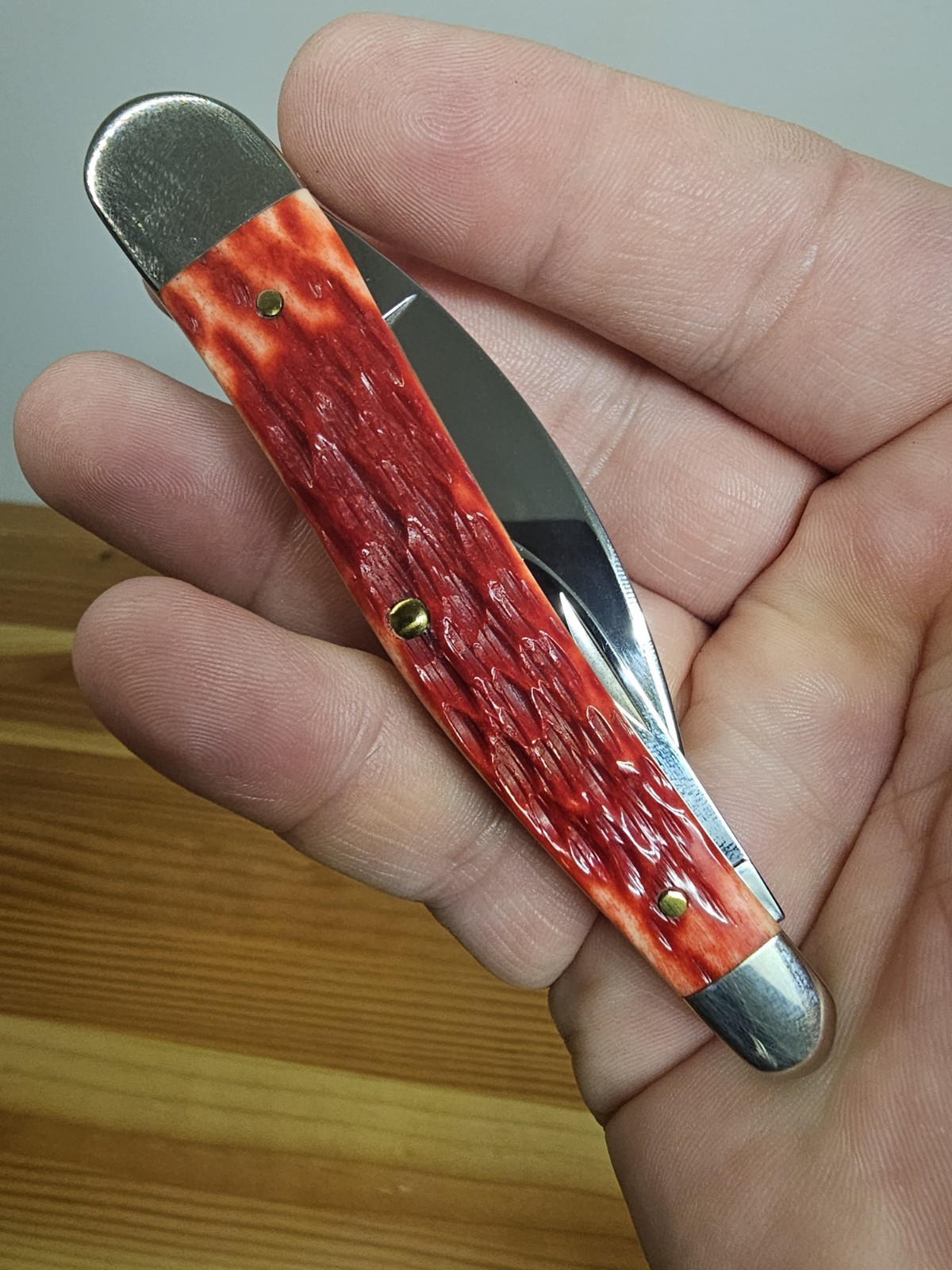 Case XX 2003 Silverscript Seahorse Whitler Knife 6355WH SS Dark Red