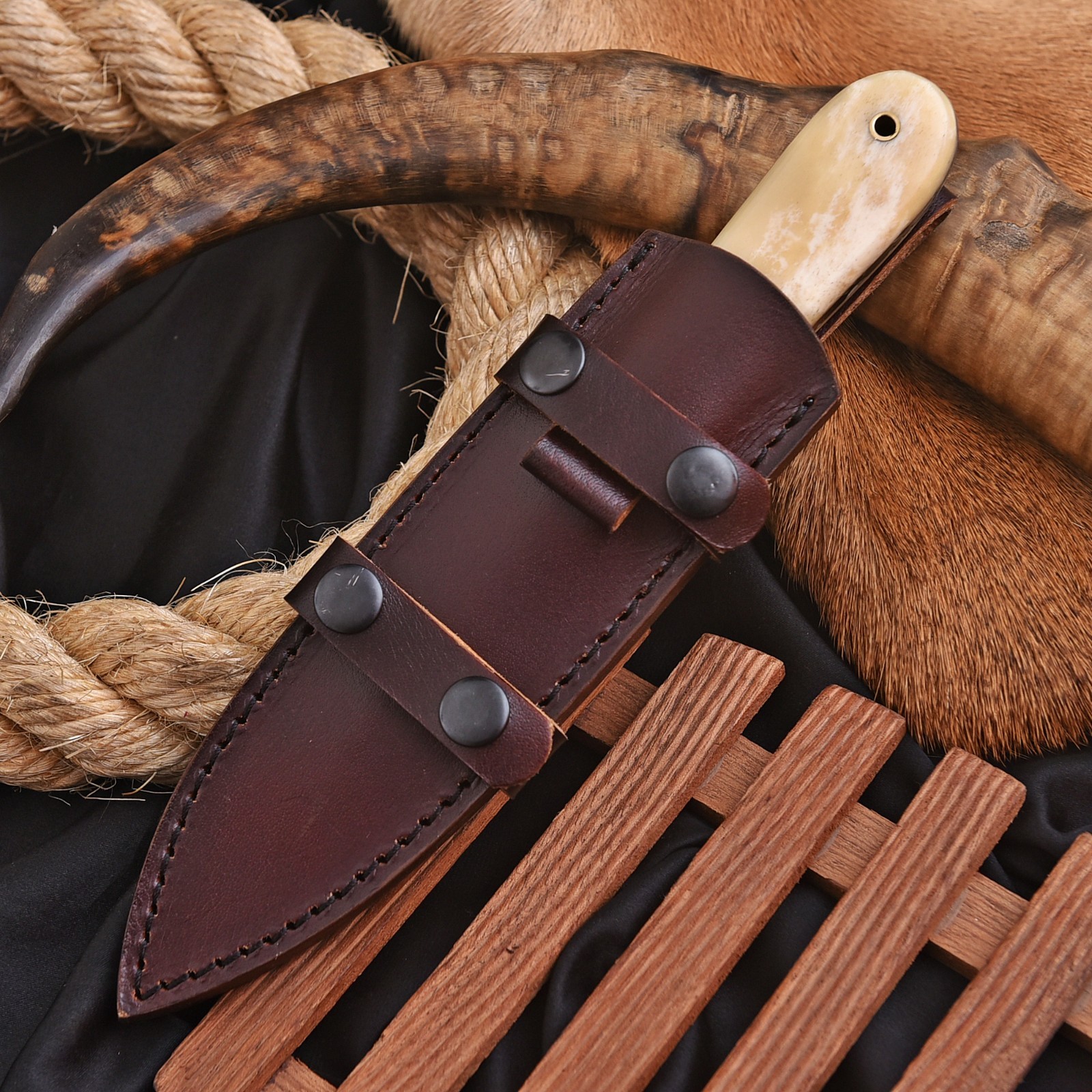 Handmade D2 Custom Camel Bone Dagger Camping Sport EDC Knife w/Sheath