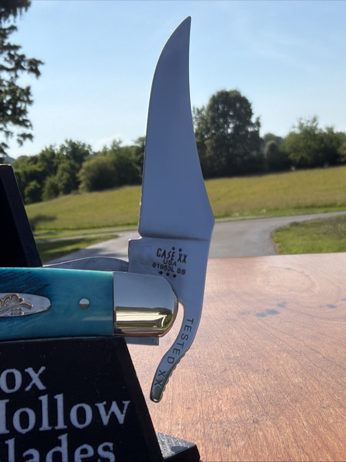 CASE XX 2025 SAWCUT CARRIBEAN BLUE BONE 61953L SS RUSSLOCK KNIFE