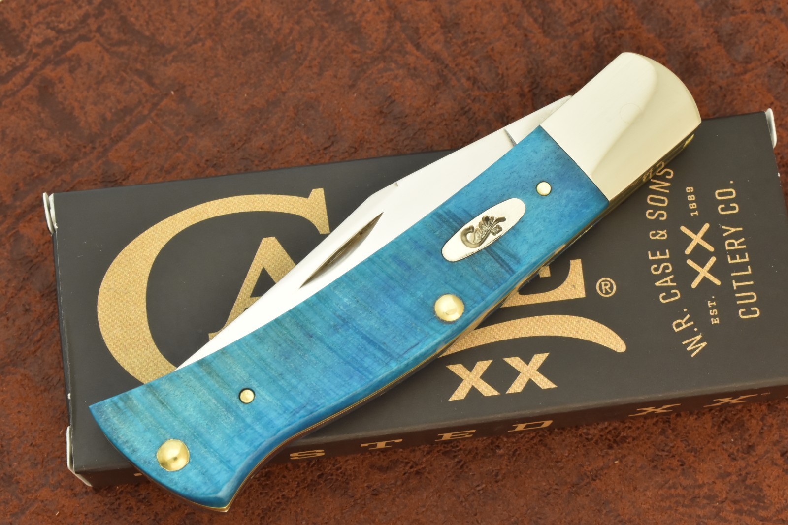 CASE XX USA 2026 SAWCUT CARIBBEAN BLUE BONE AXE HANDLE KNIFE TB61135 SS (36509)