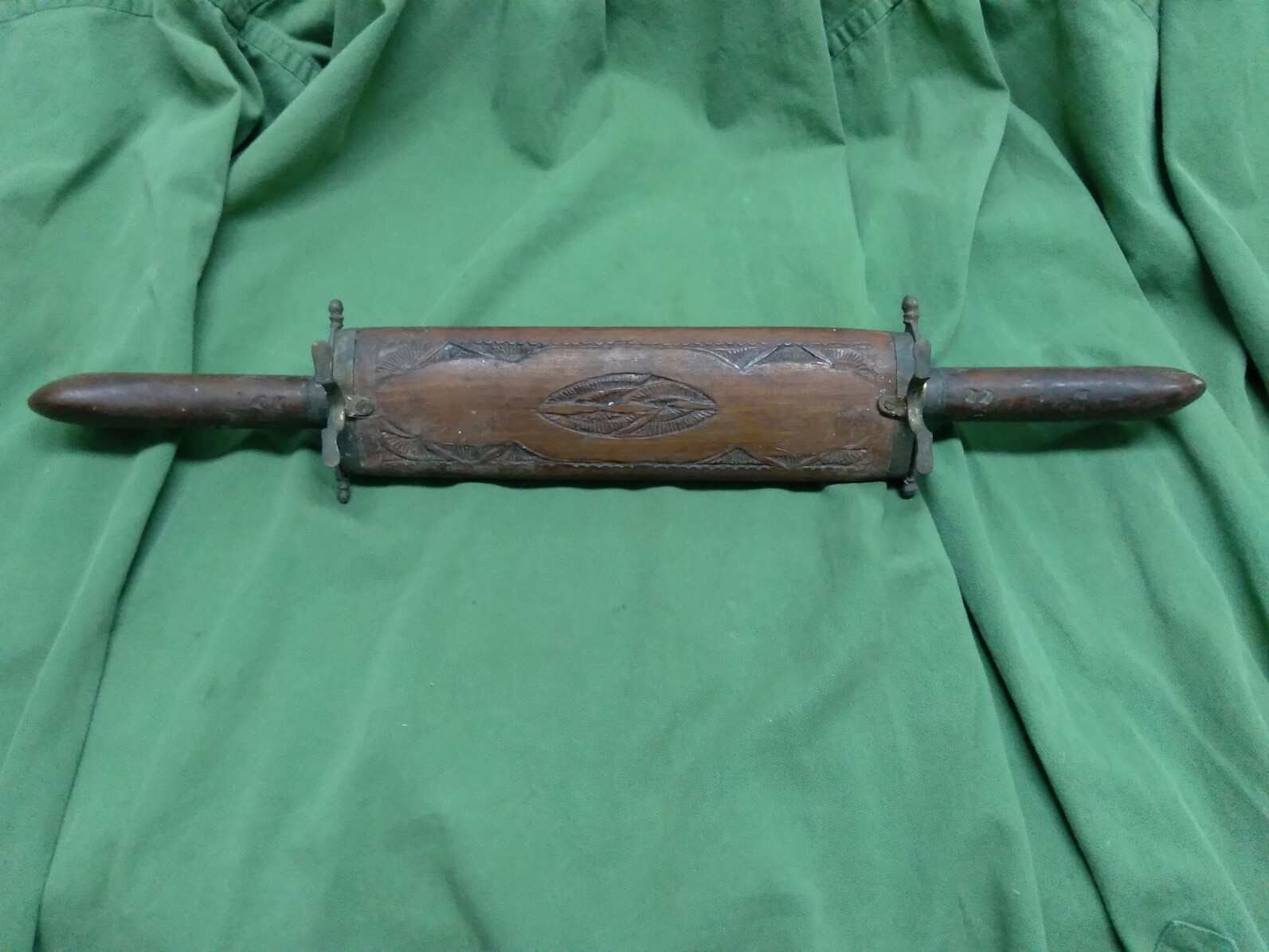 Vintage Etched Wooden And Brass Scabbard Stand – Carving Knife And Fork