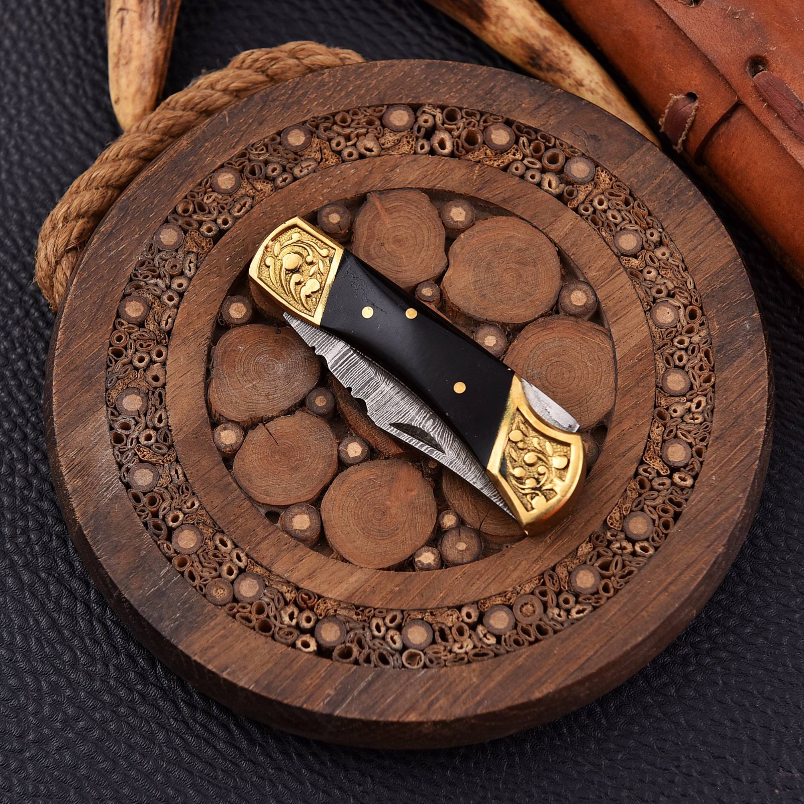 Hand Forged Damascus Steel Blade Backlock Folding Pocket Knife Hunting EDC
