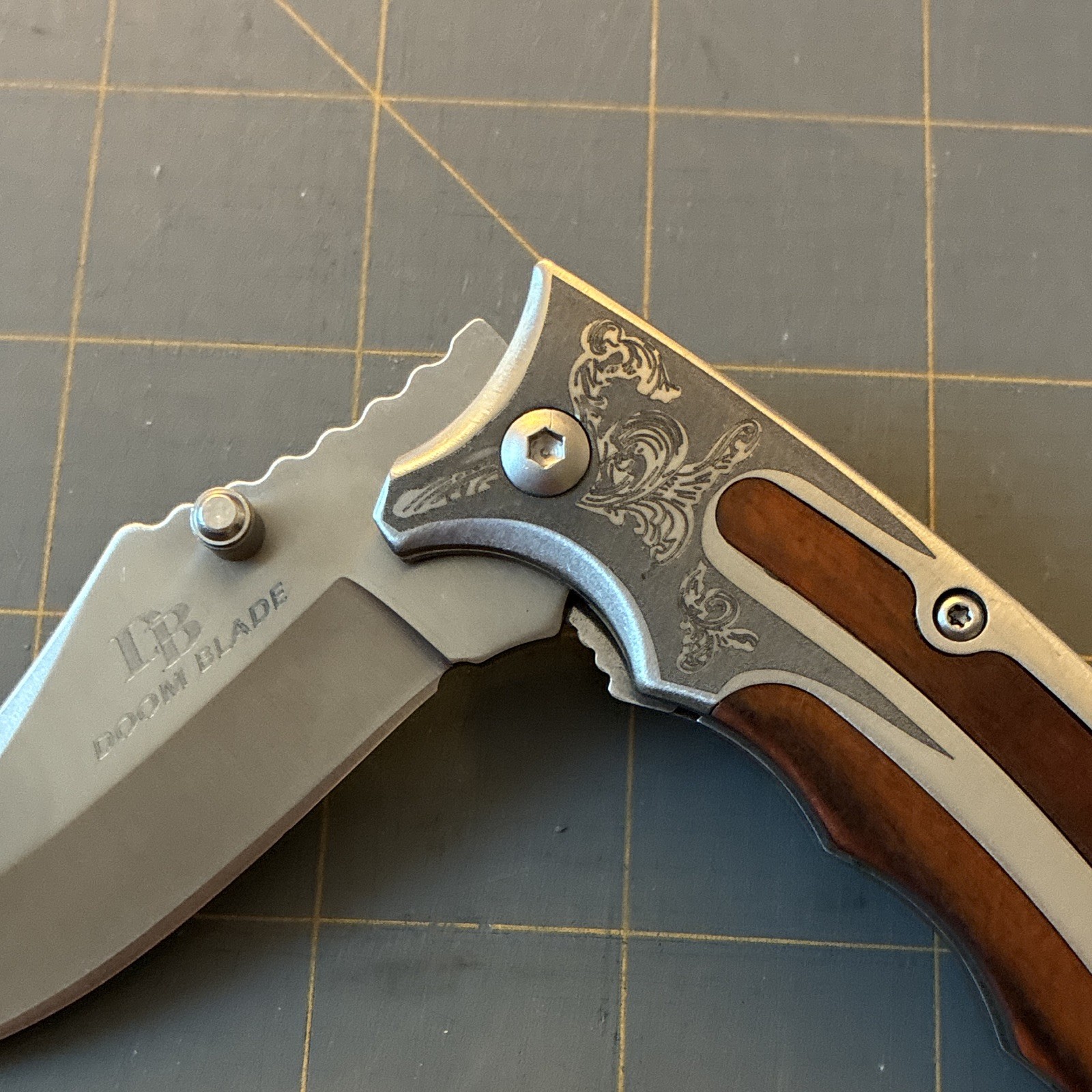 Browning Blade Manual Folding Pocketknife Hawkbill Plain SS, Liner Lock/Clip