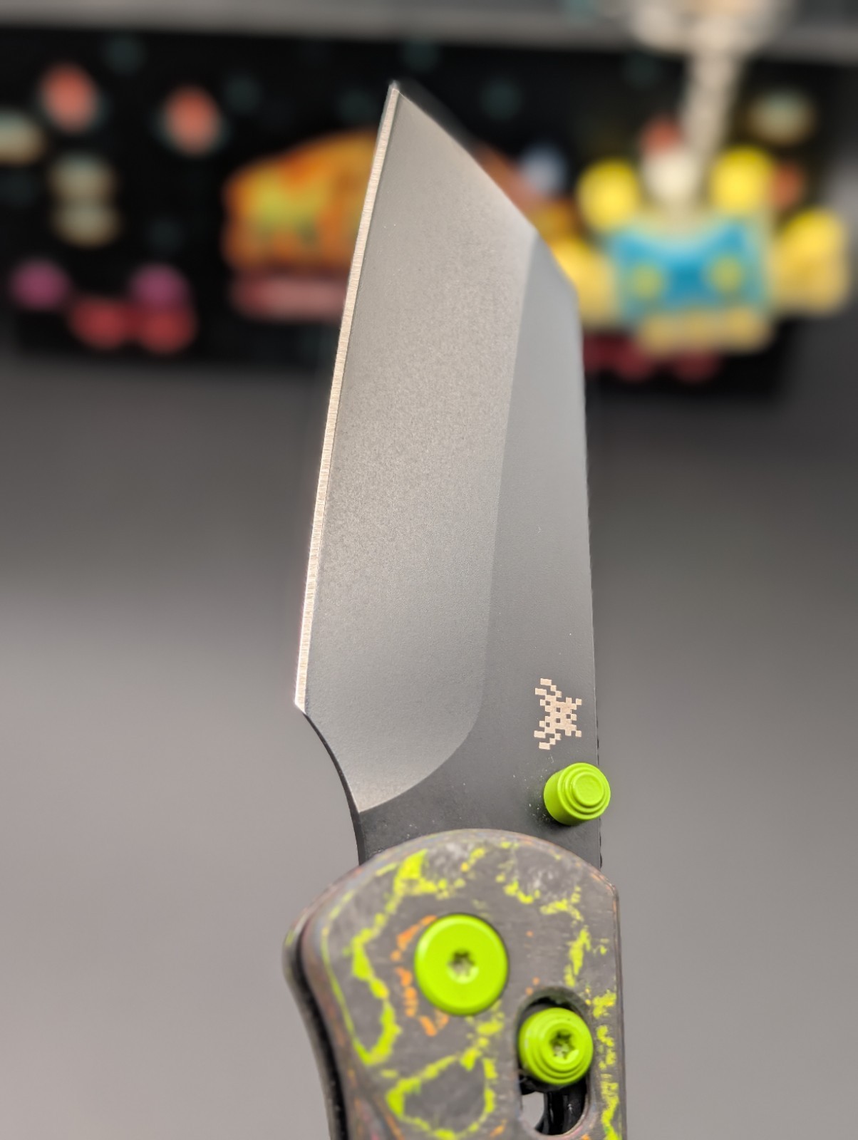 Kizer Drop Bear «Redacted» Blade City Exclusive – S45VN Blade, 80s Camo Carbon