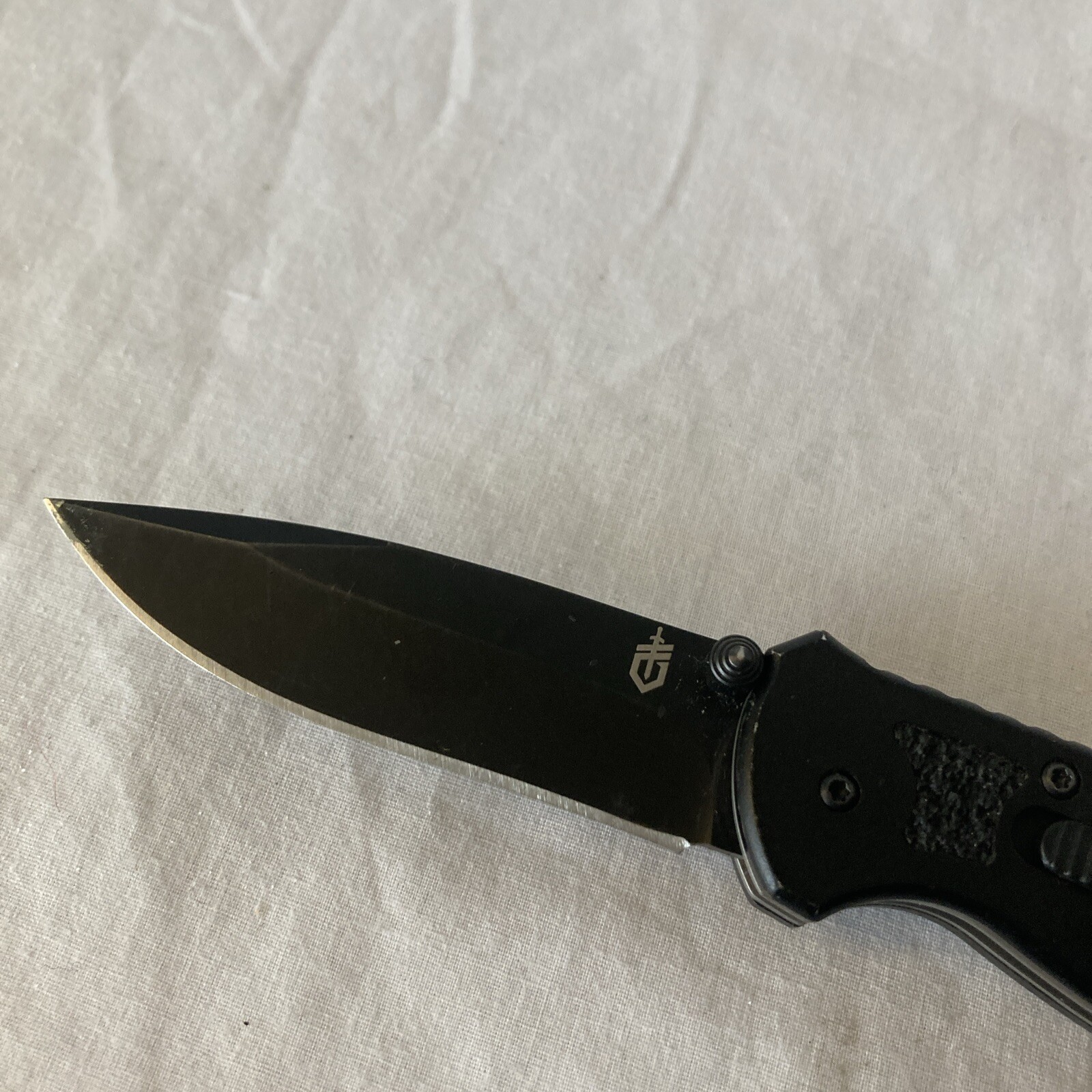 BLACK GERBER FOLDING KNIFE W/POCKET CLIP