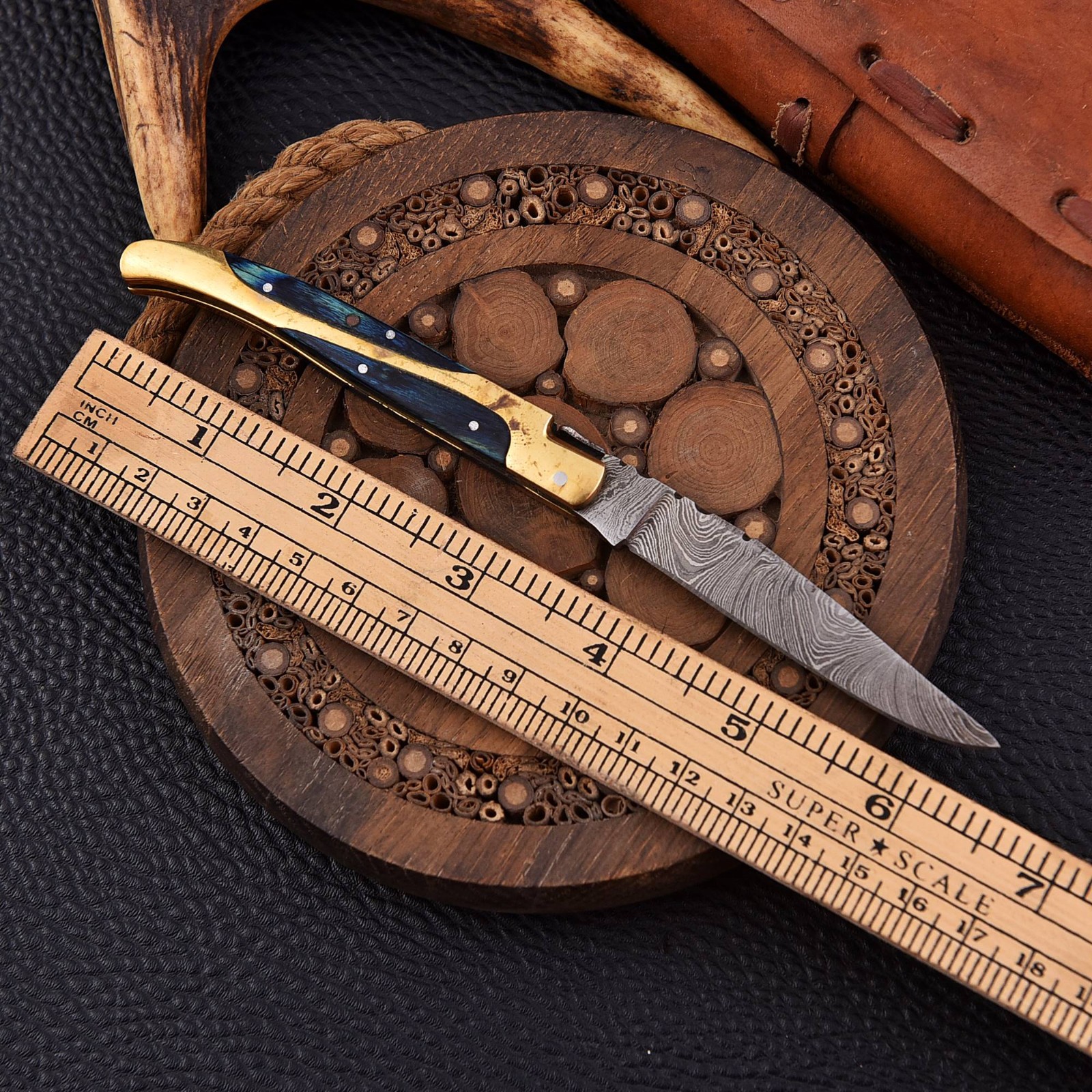 Handmade Folding Pocket Knife Hand Forged Damascuss Steel Blade Hunting Survival