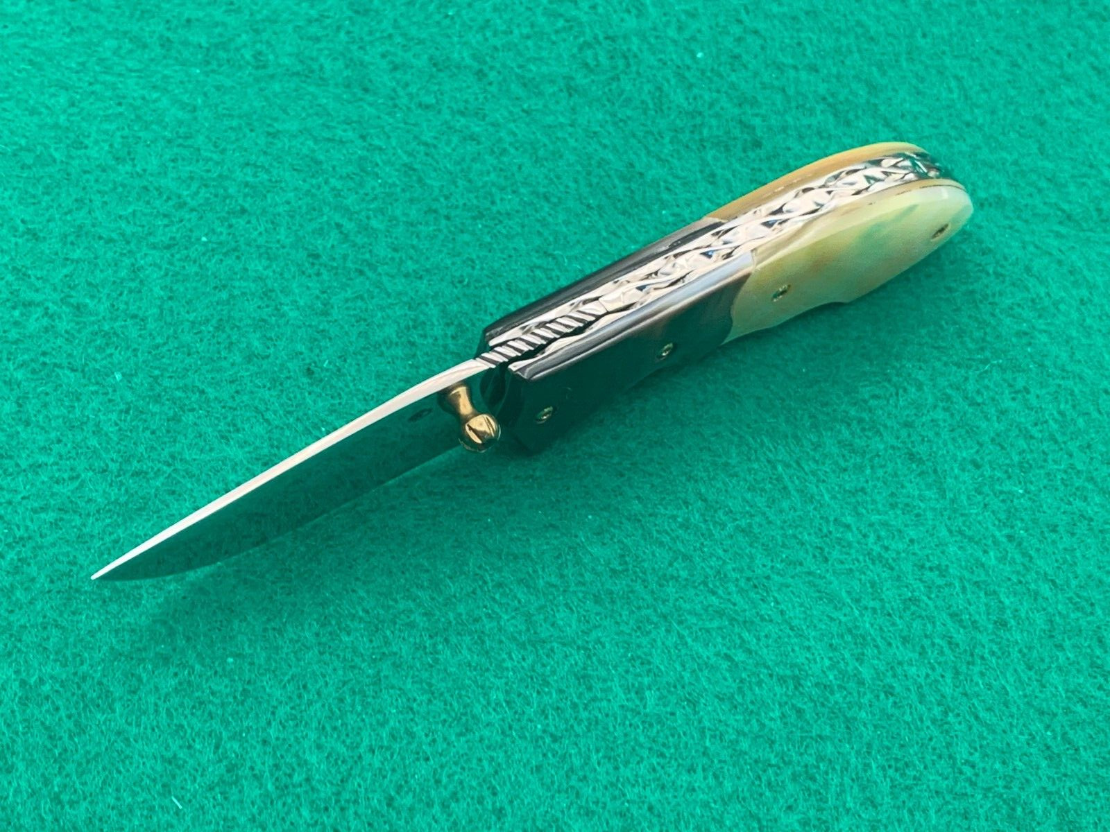CUSTOM TAWEESAK KNIFE MOTHER OF PEARL / NONE BETTER MUSEUM QUALITY) w/ CASE