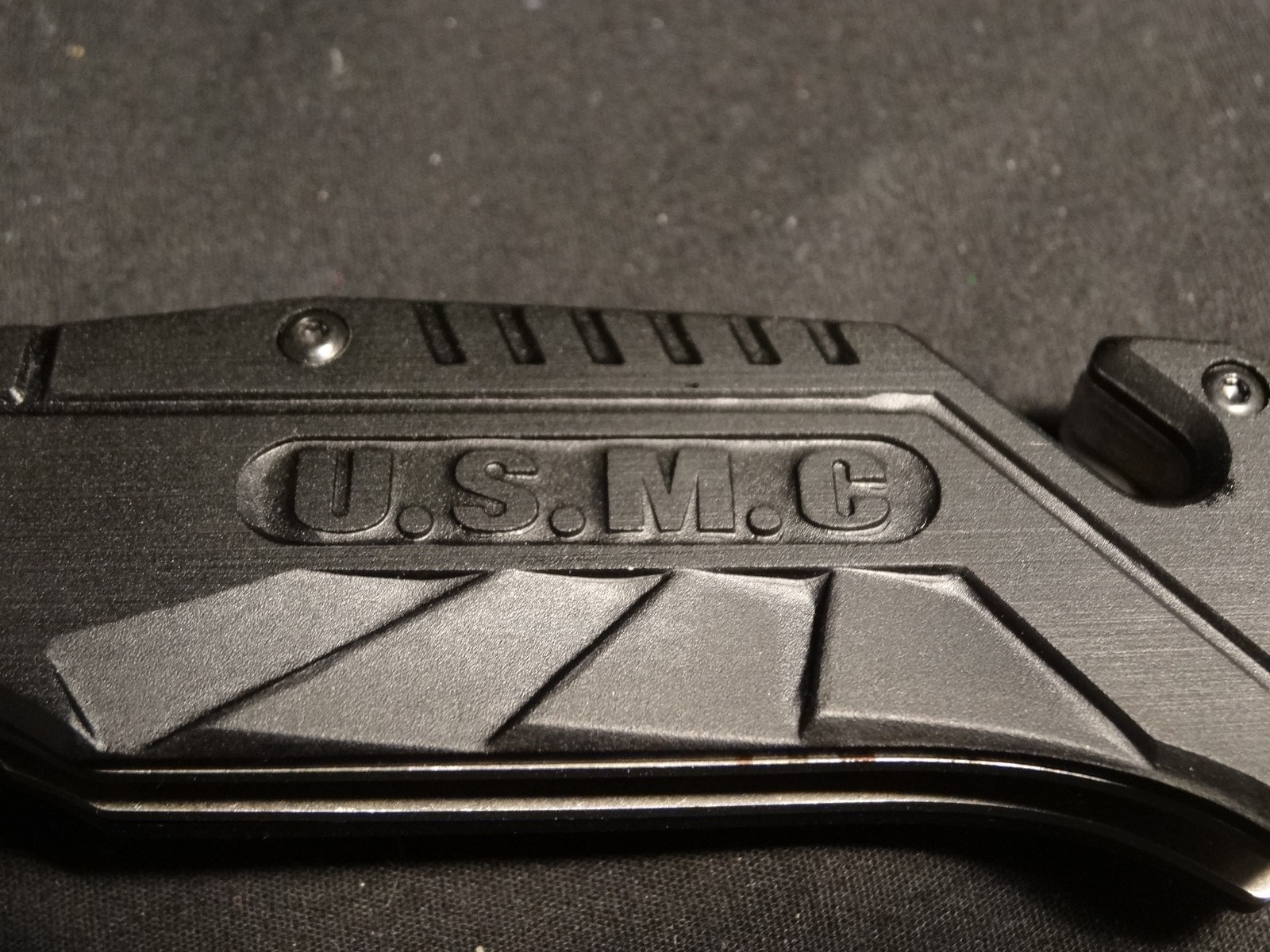 United States Marines YC-501M Tactical Folding Knife With Dog Tag