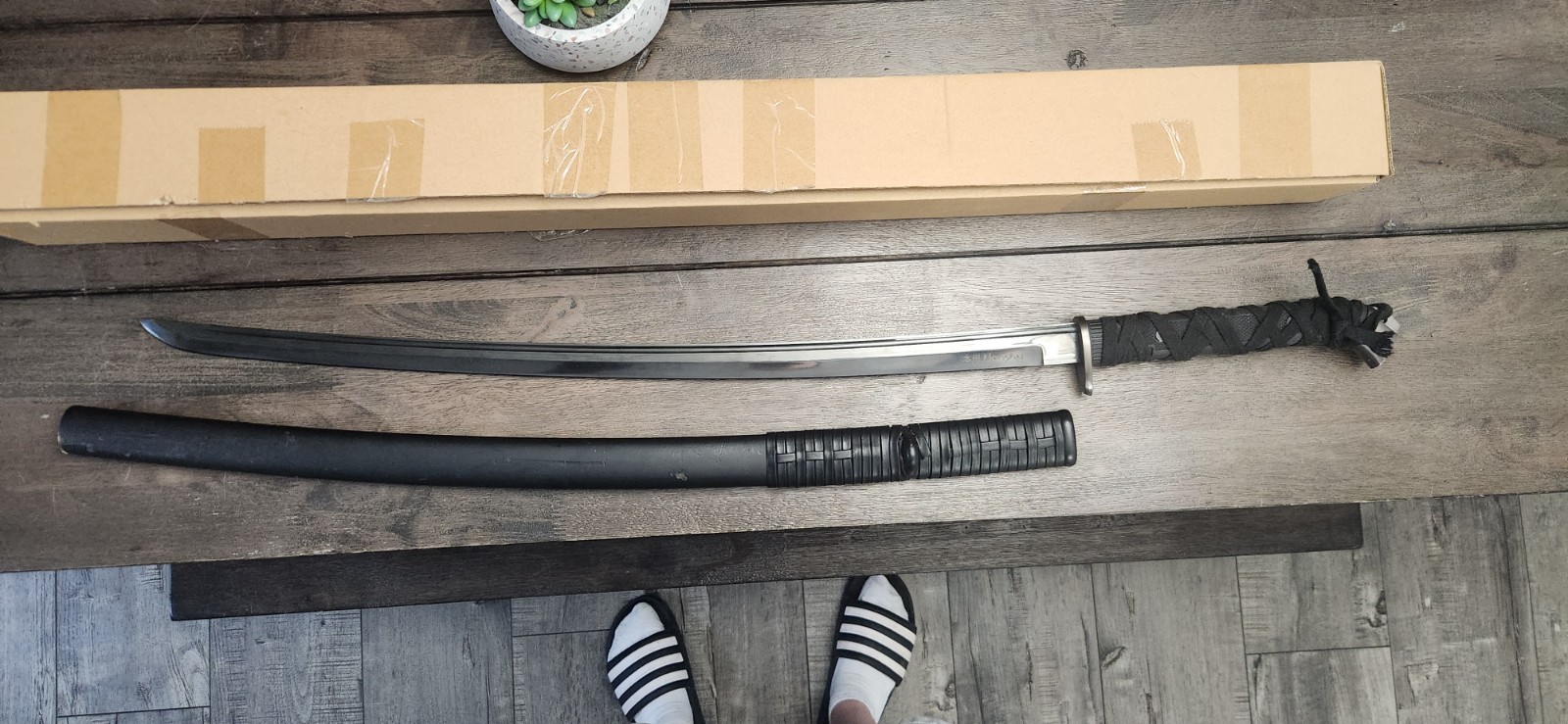 Honshu Katana 1060 High Carbon Steel Full Tang Black Cord Handle w/ Scabbard