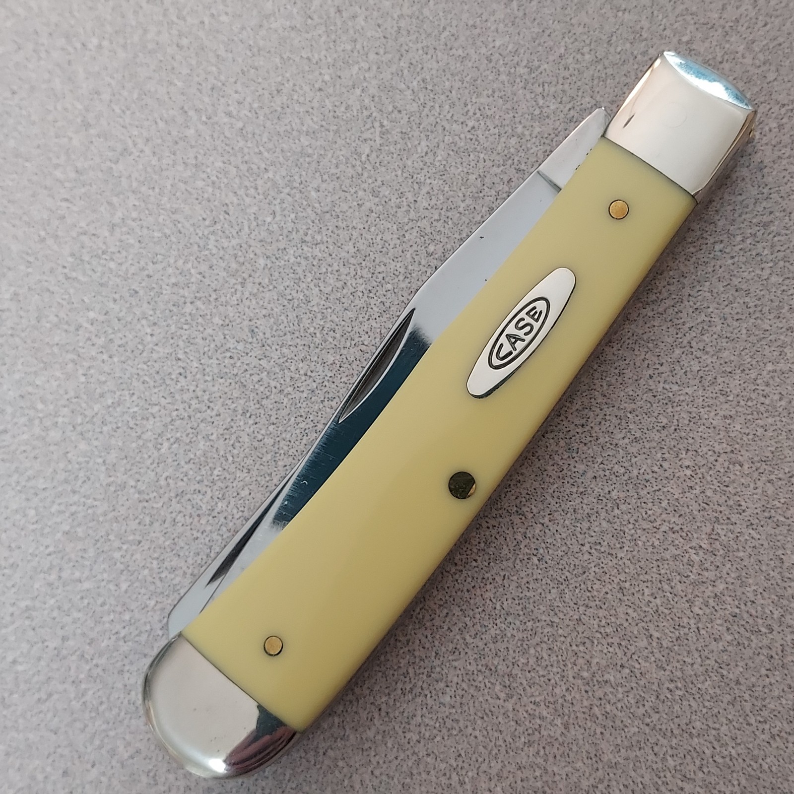 CASE XX 2013 Yellow Trapper 3254 CV Pocket Knife Oval Shield, good
