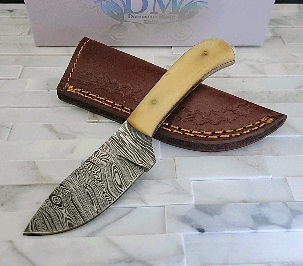 NEW 6″ Damascus Steel Hunting Skinning Knife Bone Handle With Leather Sheath