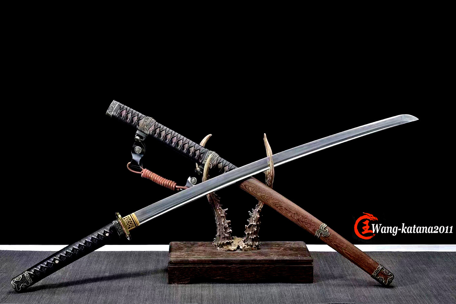 Tachi Clay Tempered Folded Steel Sharp Japanese Samurai Katana Sword Rosewood