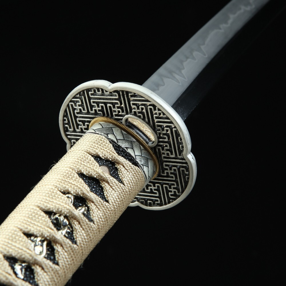 Cream Yellow Handmade Katana Clay Tempered T10 Steel Hamon Sharp edge Swords