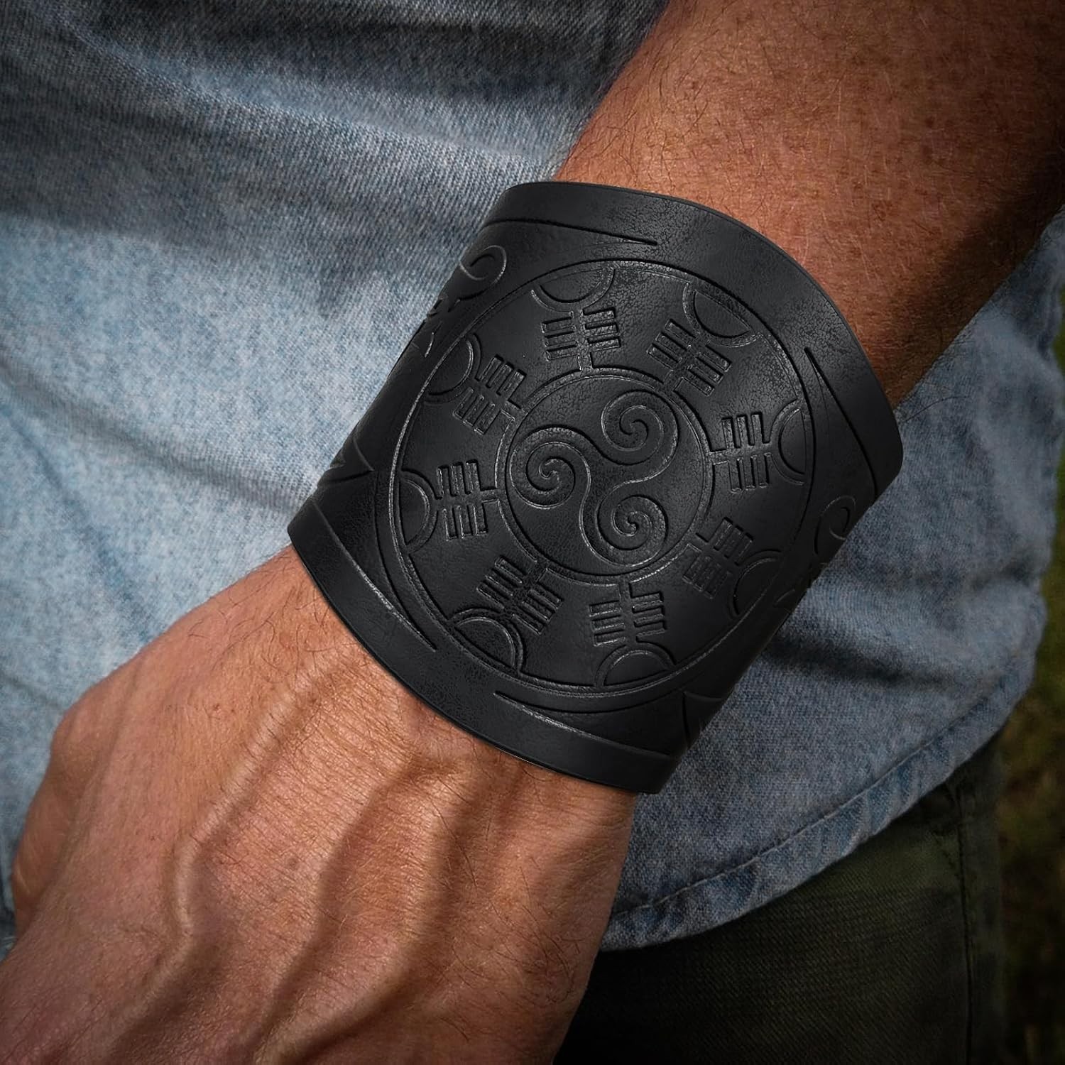 Viking Leather Arm Guards – Adjustable Gauntlet Bracers for Costume Enthusiasts