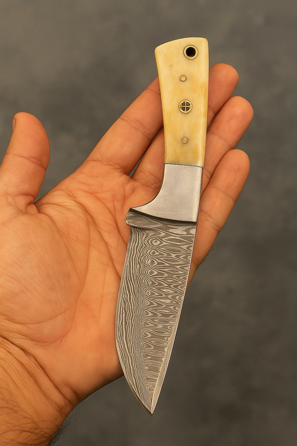 Custom Handmade Damascus Steel Hunting Knife Skinner – Camel Bone Handle