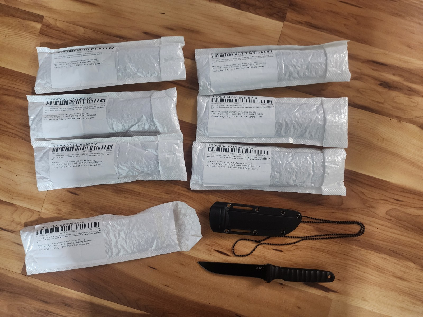 LOT – x7 Fixed Blade Neck Knives, Hard Plastic Sheath, Unbranded, 4in Blade, New
