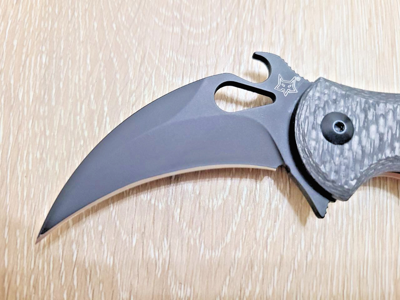 Fox Knives FX-599TICS Carbon Fiber/Titanium Black Made In Italy Karambit
