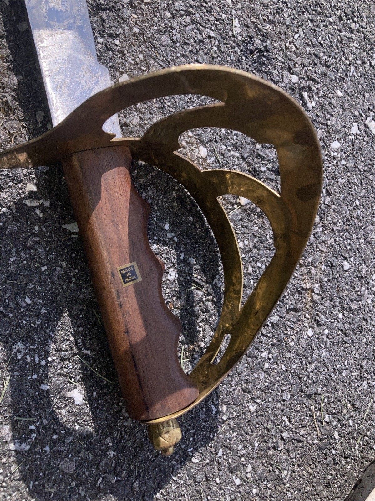 Decorative Cavalry Style Saber – Made in India – 31”in Sword