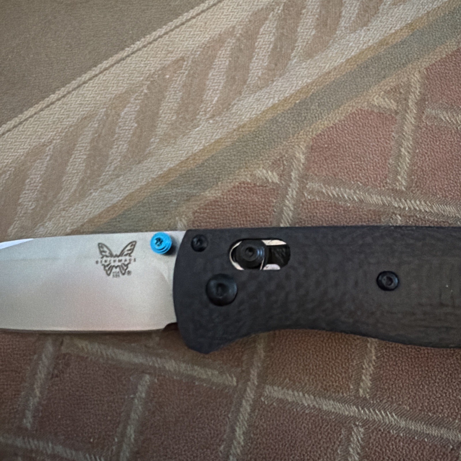 NEW Bugout 535 CPM-S90V Carbon Fiber AXIS Lock Folding Knife Free shippin