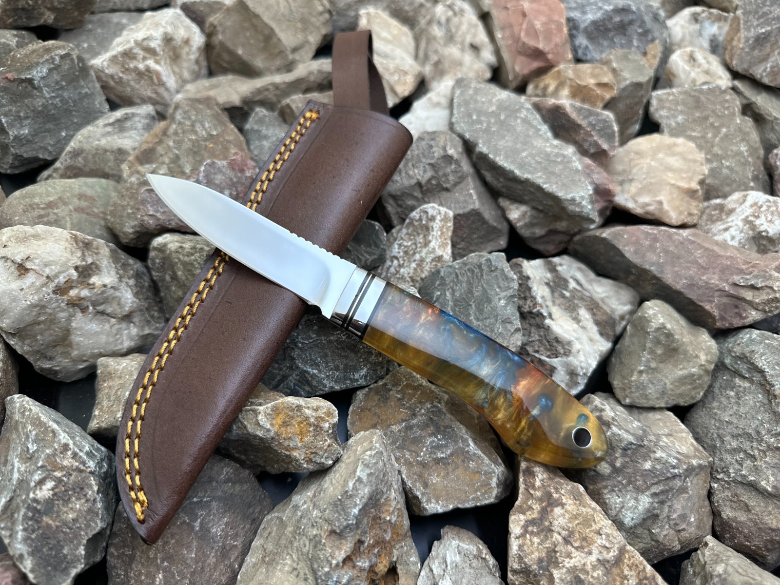 Custom Handmade Fixed Blade Hunting Outdoor EDC Knife W/ Burl Type Resin Handle
