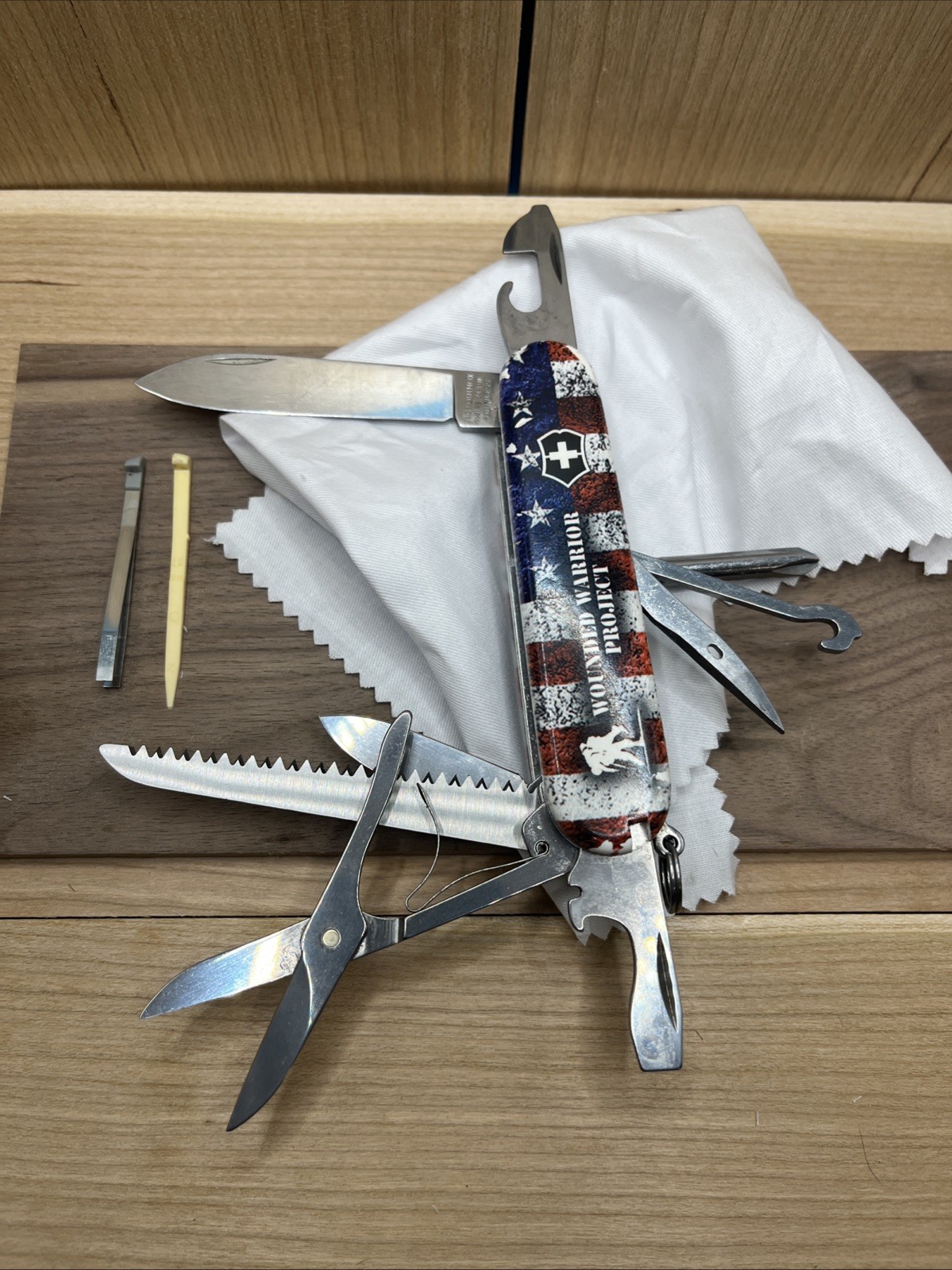 Swiss Army Knife Victorinox Fieldmaster Wounded Warrior Project US Seller