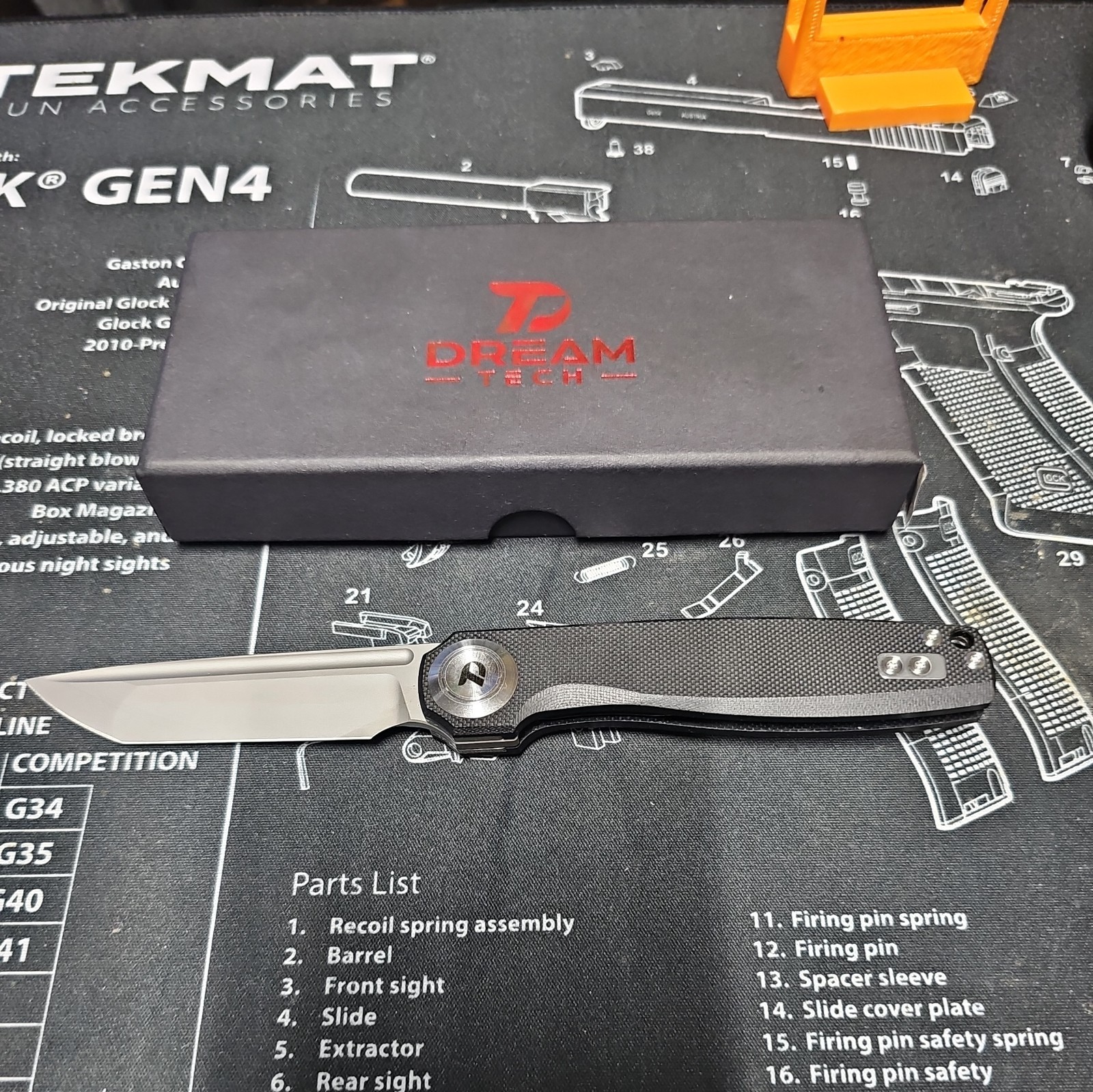 DreamTech – D4002GB, beadblasted D2 blade, black G10 handle
