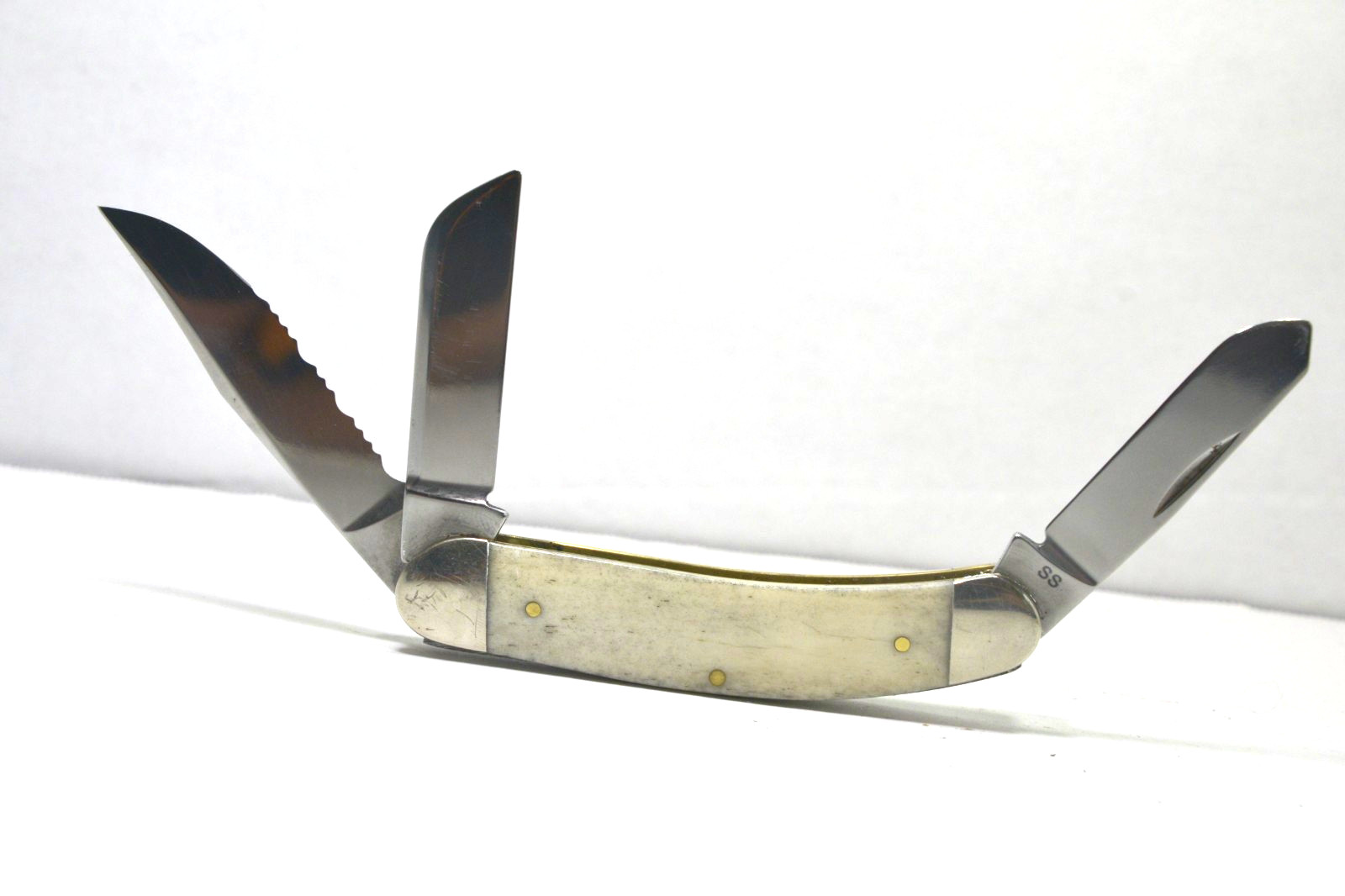 Case XX TB6339 Tony Bose Natural Smooth Bone Pocketknife 2025, serrated edge