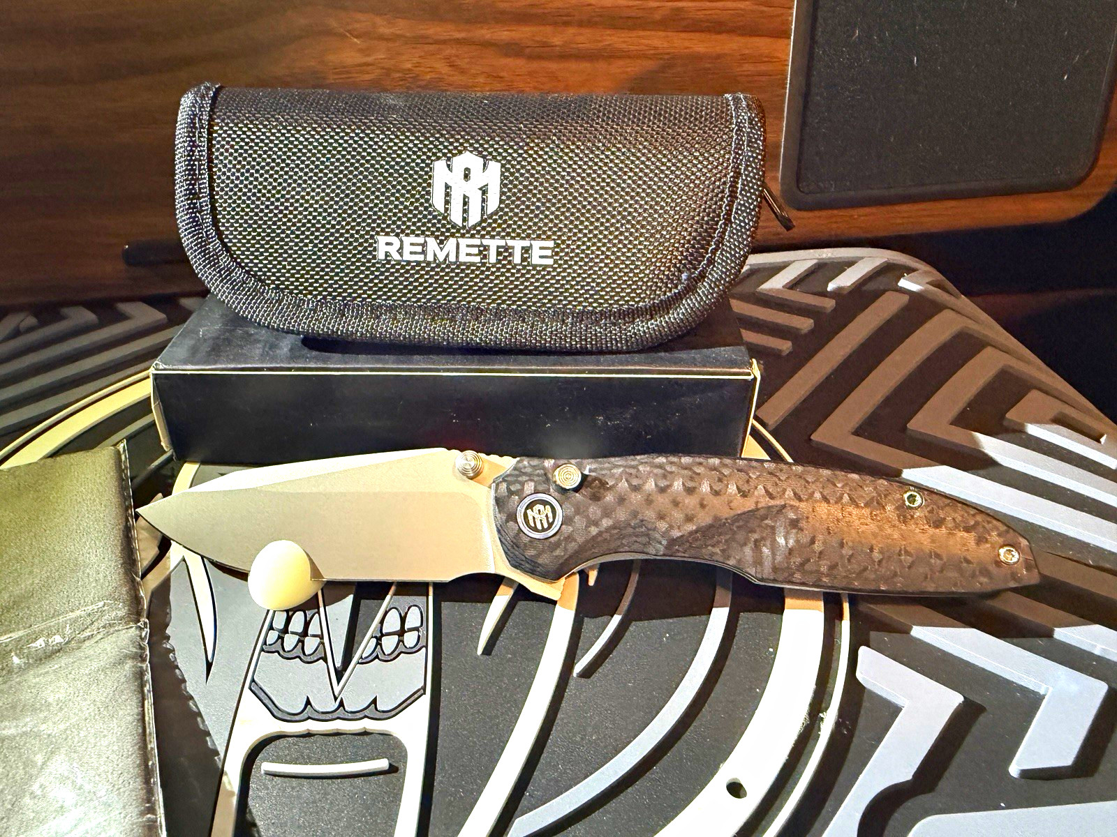 Remette Swordfish M390 Carbon Fiber Pocketknife Drop Point Plain Manual Liner