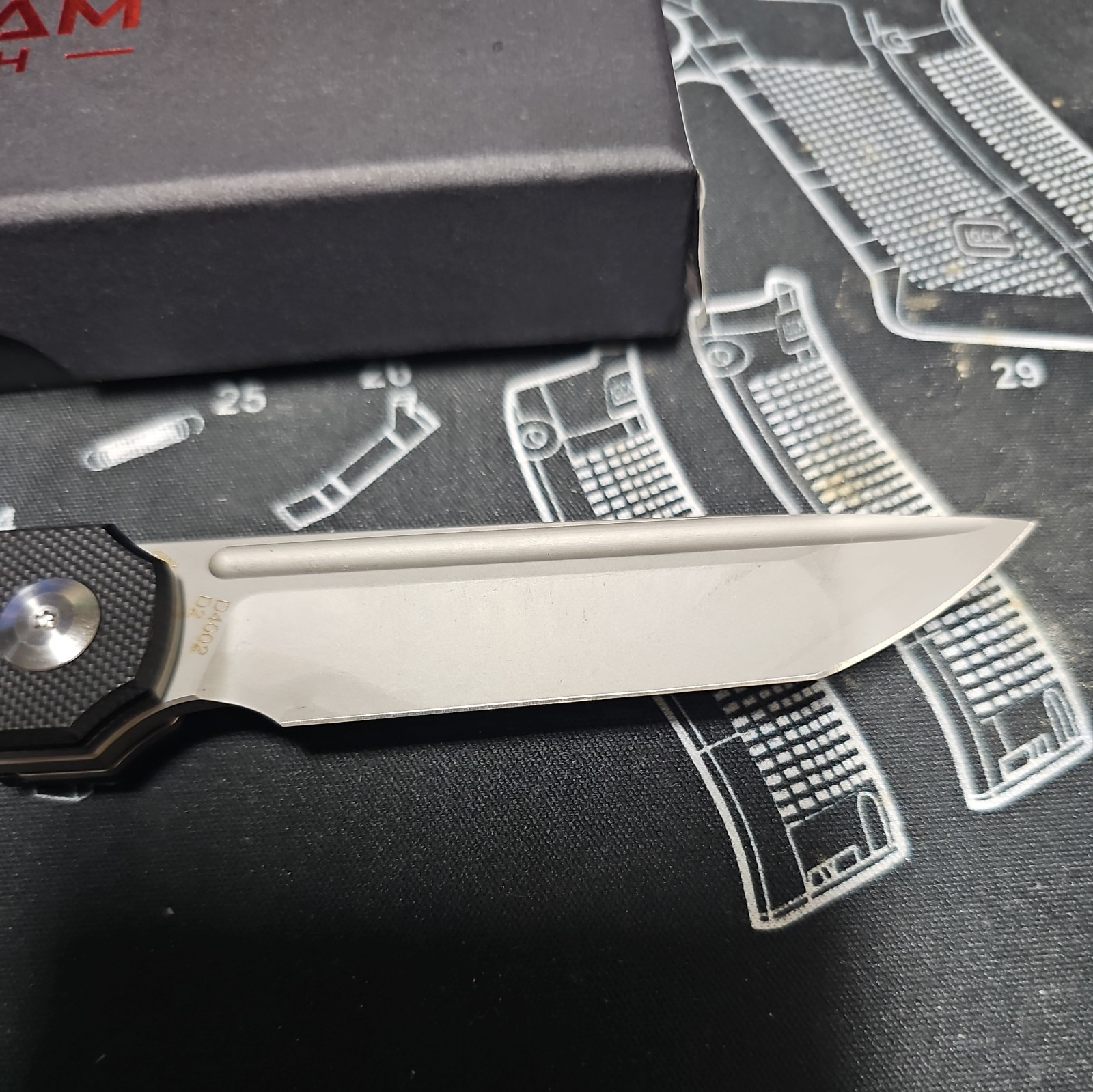 DreamTech – D4002GB, beadblasted D2 blade, black G10 handle