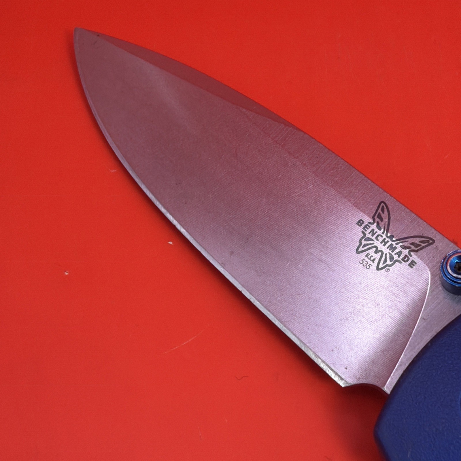 Benchmade Bugout 535 CPM-S30V Steel 3.24 Blade Blue Handle