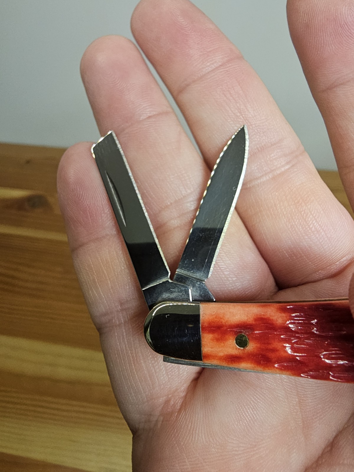 Case XX 2003 Silverscript Seahorse Whitler Knife 6355WH SS Dark Red