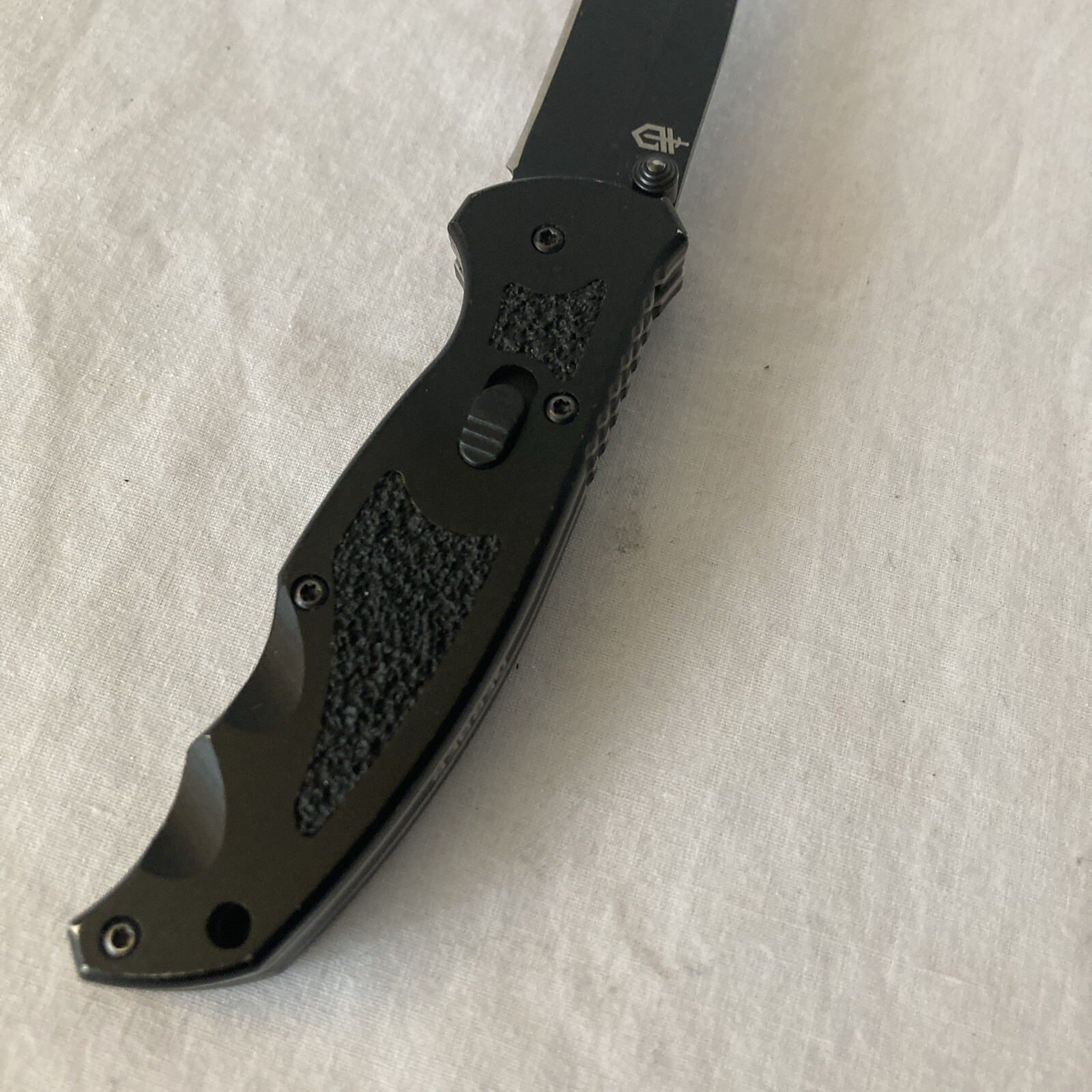 BLACK GERBER FOLDING KNIFE W/POCKET CLIP